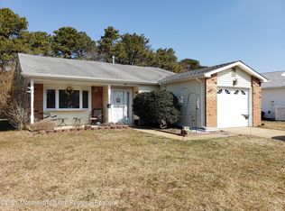 5 Tudor Ct, Brick, NJ
