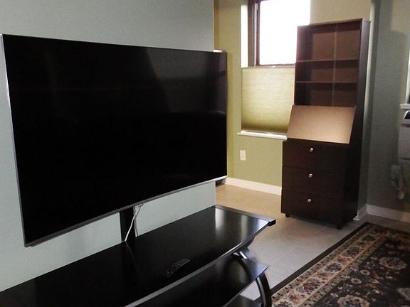 2nd image of 1001 Saint Paul St Unit 3F