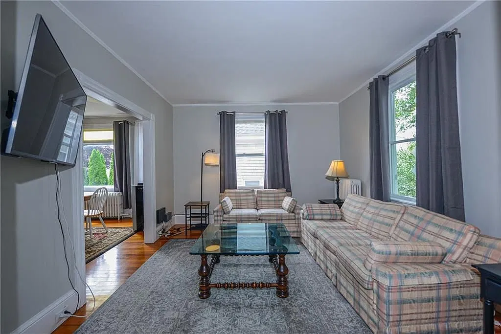 4 bed, 2.0 bath, 1800 sqft, $8,000 — Photo 4