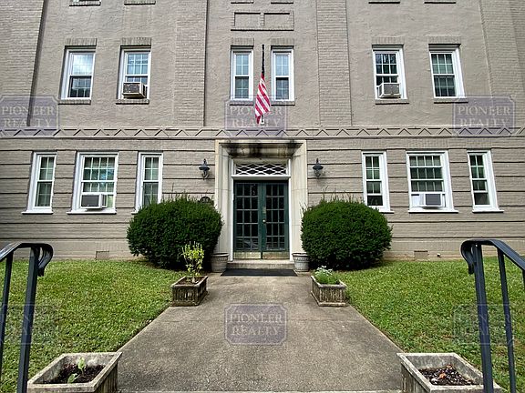 2nd image of 3116 Stuart Ave APT 5