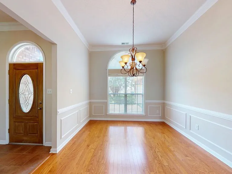 4830 Trolley Ln — Photo 8