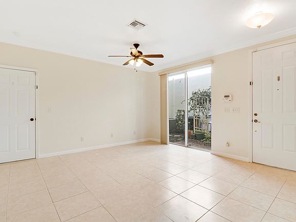 5th image of 2581 SE Pineland Drive