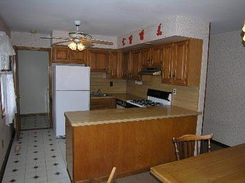 4th image of 217 2nd St