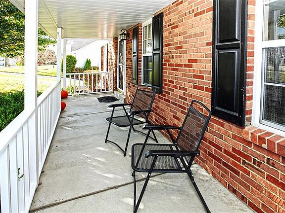 3rd image of 116 Bayberry Ln