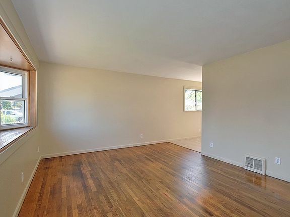 2nd image of 3903 E Montgomery Ave