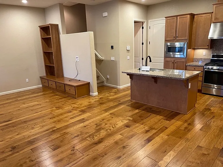 1053 Catalina Dr — Photo 6