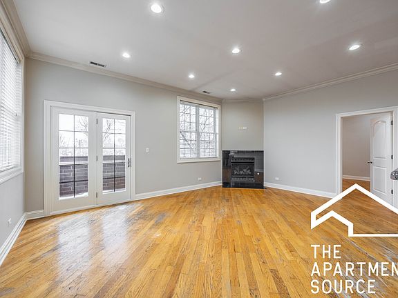 4th image of 2338 W Morse Ave #2