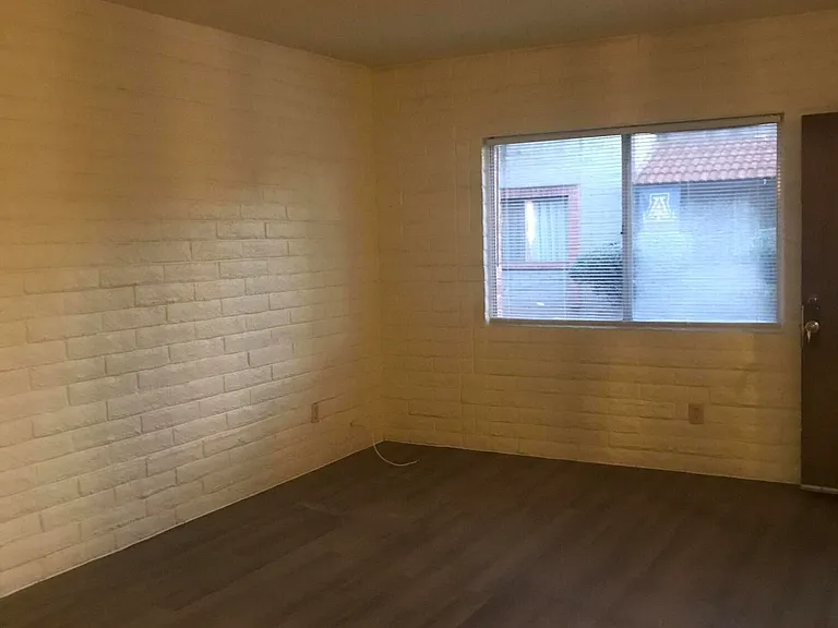 3699 N Mountain Ave #13 — Photo 3
