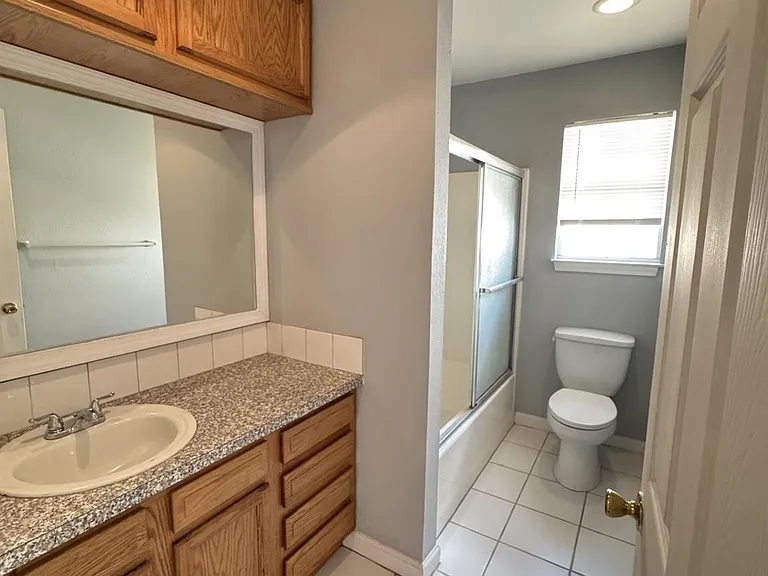 216 Gale St — Photo 10