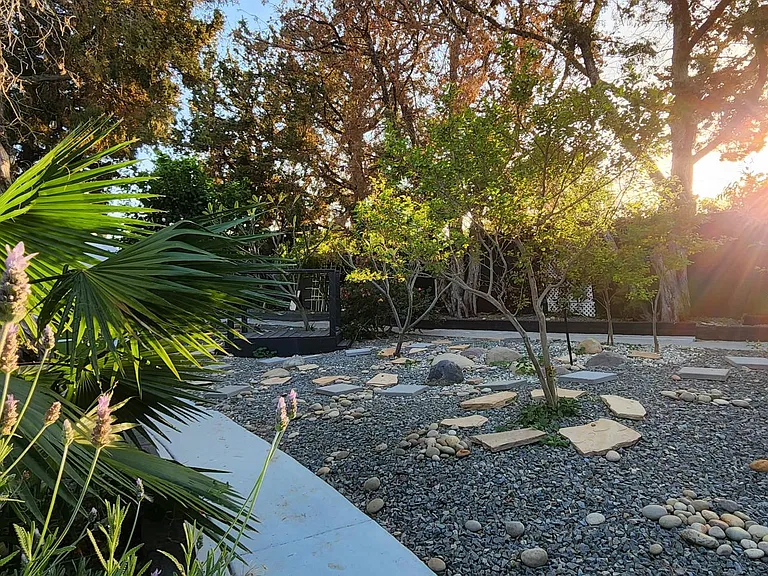 2548 E Wilson Ave — Photo 12