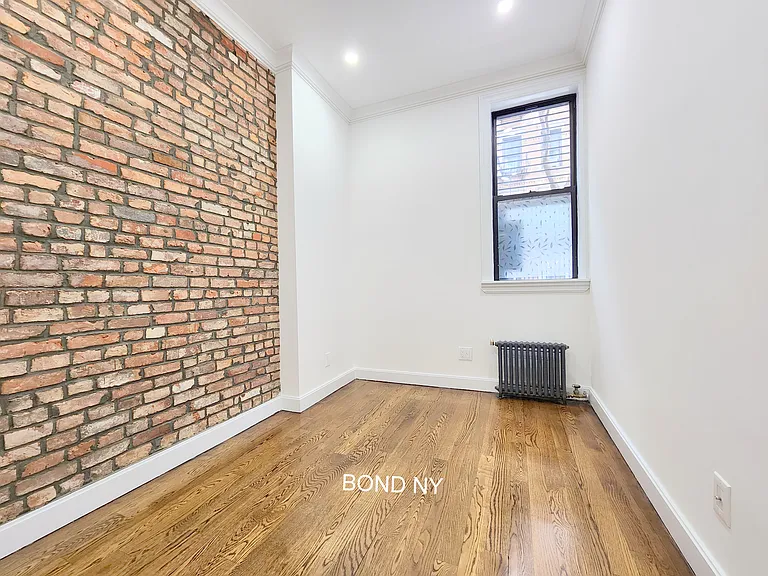 307 Mott St #1C — Photo 2