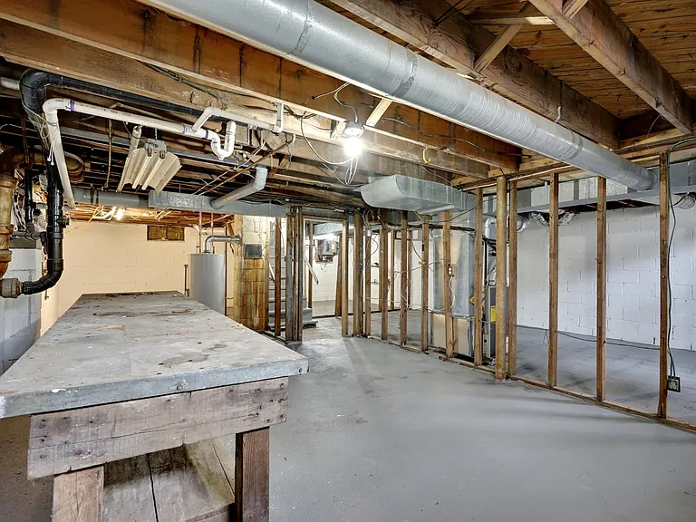 13 Swain Ave — Photo 36