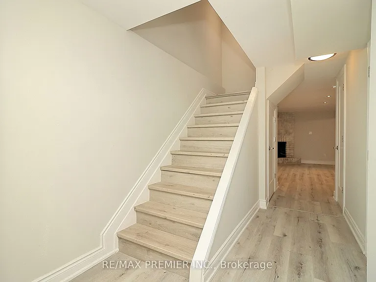 27 Prairie Dunes Pl — Photo 18