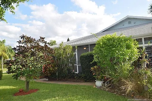 2124 SE Edler Dr Photo 1