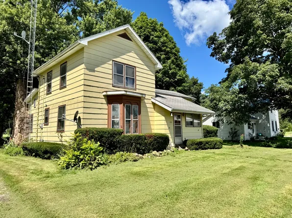 335 N Washington St, Tiskilwa, IL 61368