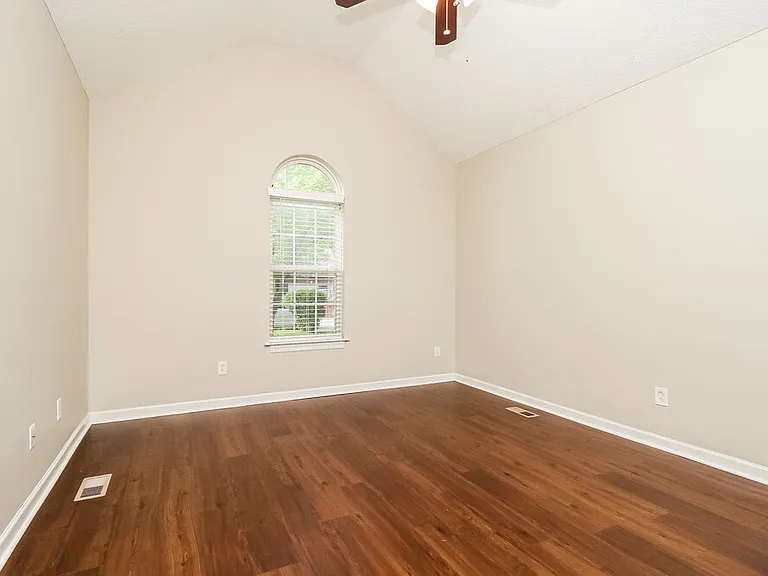 1754 Lucille Ln — Photo 4
