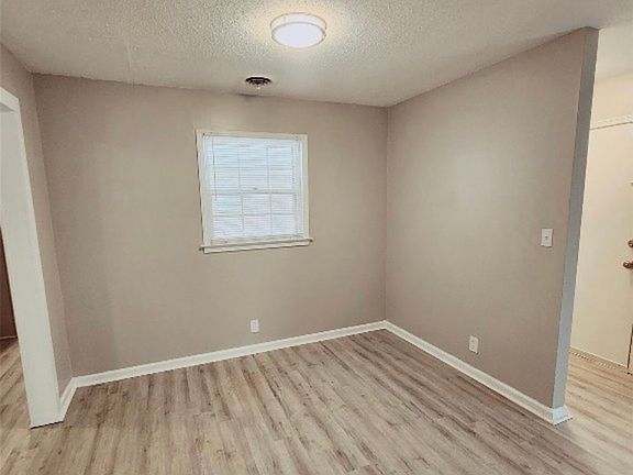 3rd image of 1744 Coral Ln
