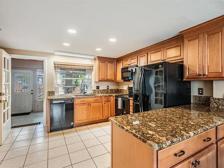 14631 Lake Forest Dr — Photo 5