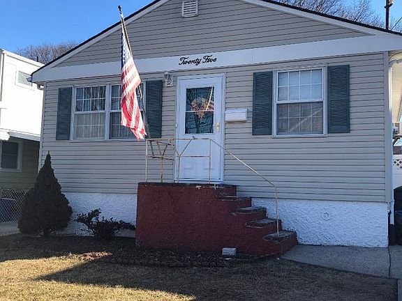 2nd image of 25 Suffolk Ave