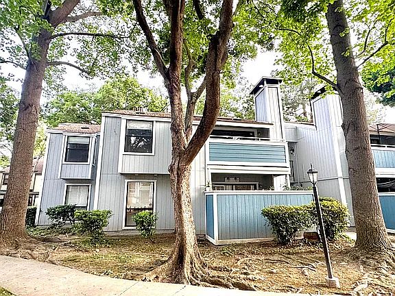 2nd image of 650 Del Verde Cir Unit 6