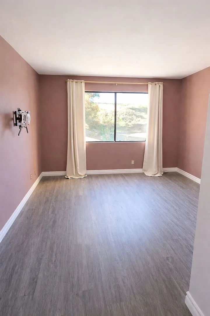 Building Photo - 2920 Briarwood Rd #H7