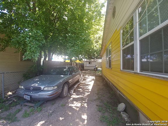 2nd image of 118 Linares St