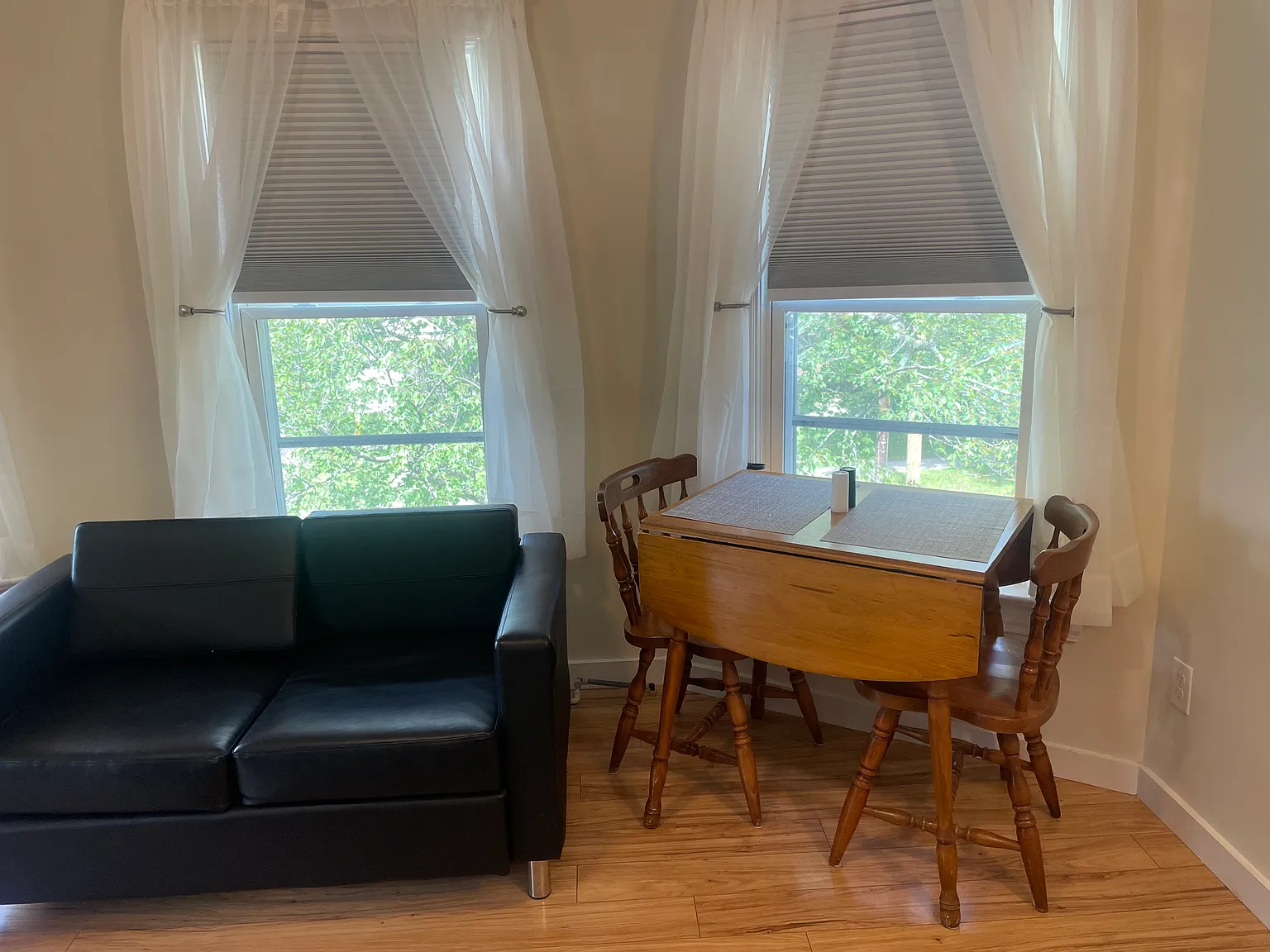 Studio, $1,600 — Photo 3
