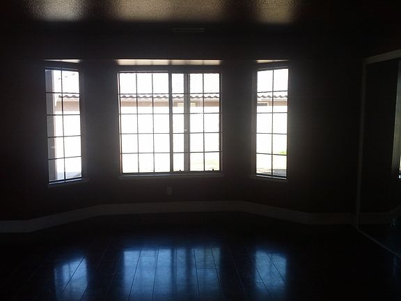 4th image of 18500 Mountain Meadows Dr