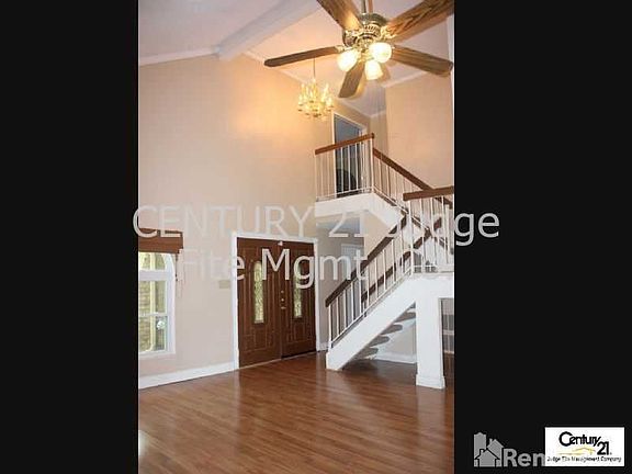 2nd image of 3605 Fort Hunt Dr
