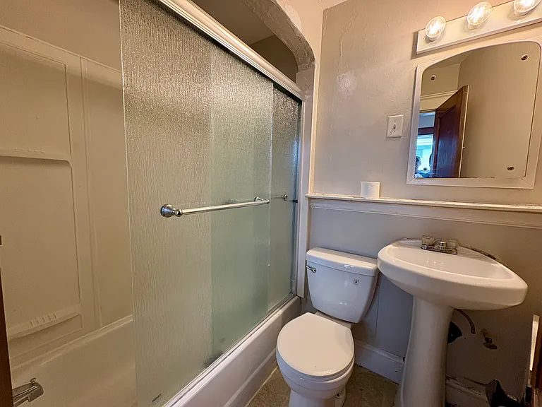 231 Cato St #2R — Photo 12