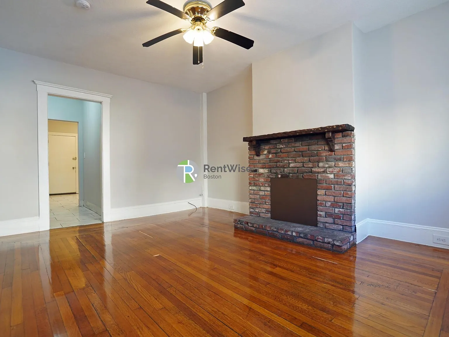 146 Chiswick Rd — Photo 3