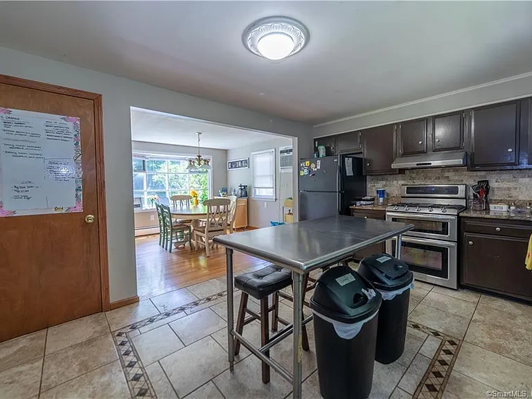 7 Anns Farm Rd — Photo 6
