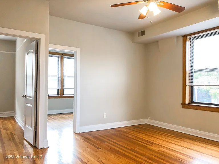 2656-58 W. Iowa St./907 N. Washtenaw Ave. — Photo 11