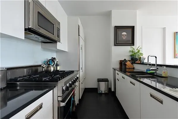 Rented by 212 Consulting Corp | media 19