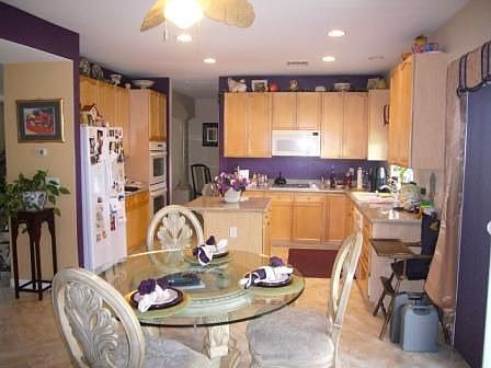 2nd image of 736 Descartes Ave