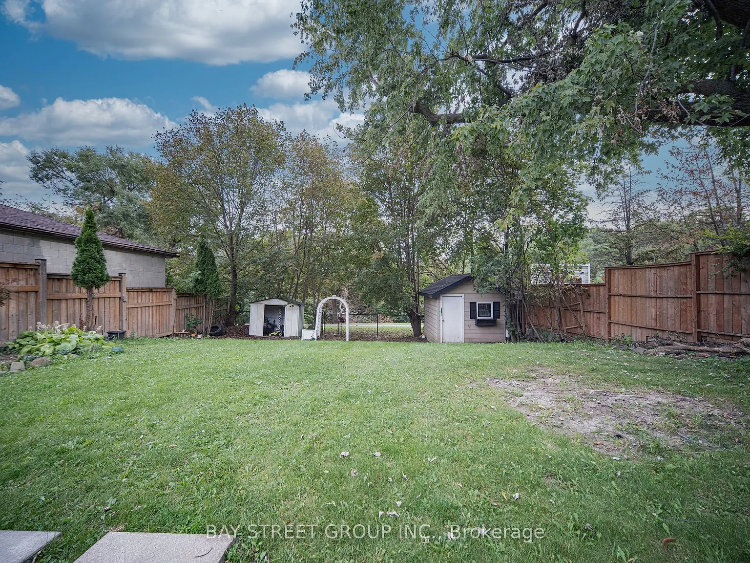 3 bed, $2,400 — Photo 3