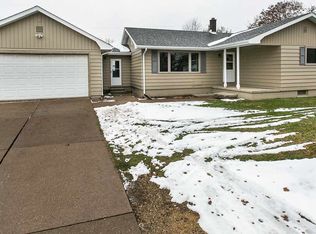 10979 Whitetop Rd, Dubuque, IA 52003