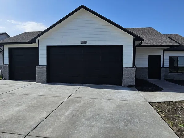 1541 Midway Ct, Valley Center, KS 67147
