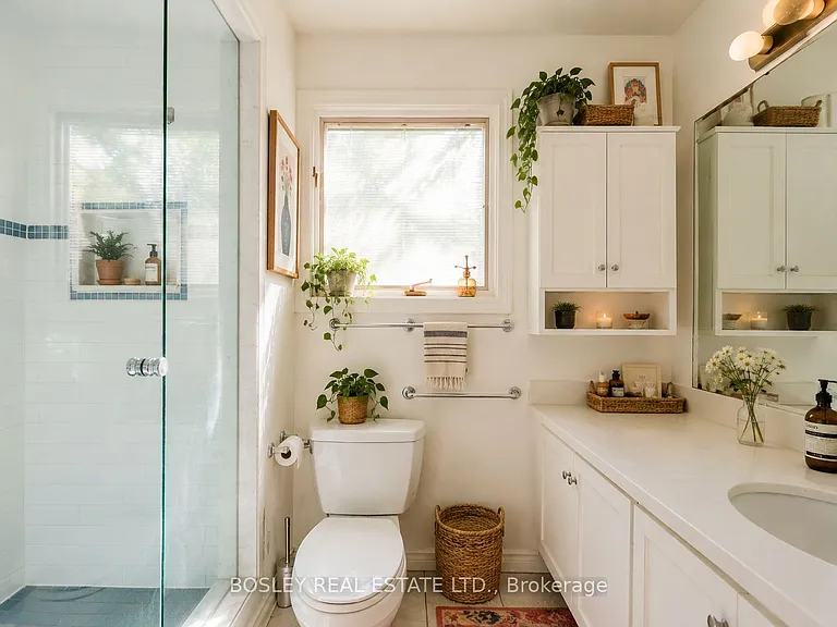 12 Meredith Cres #UPPER — Photo 17