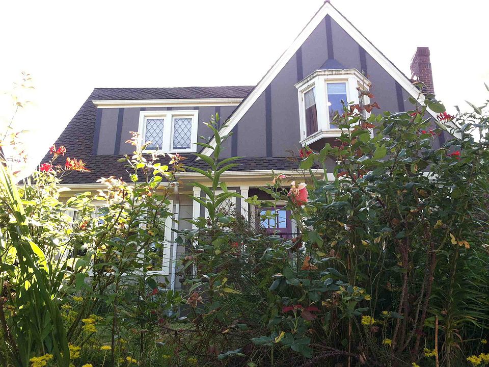 2nd image of 3822 43rd Ave NE
