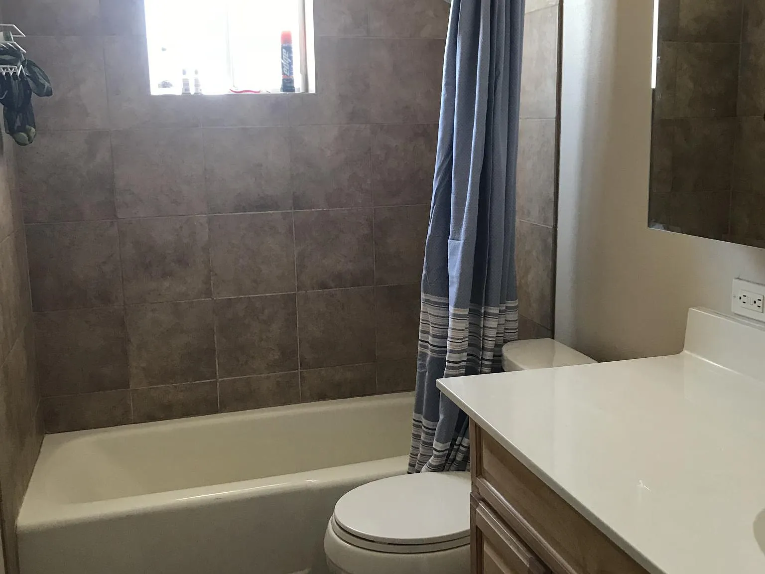 4 bed, 130 sqft, $720 — Photo 3