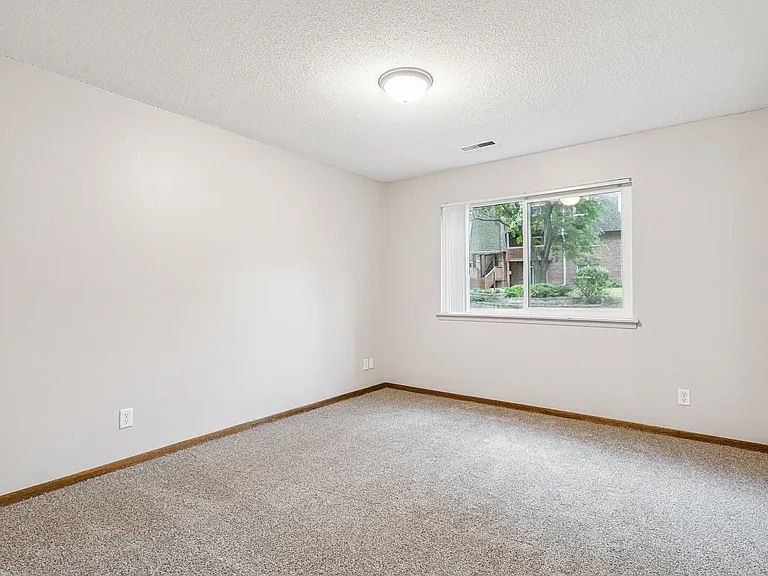 Lantern Square Apartments Spacious 1, 2 & 3 Bedrooms — Photo 48