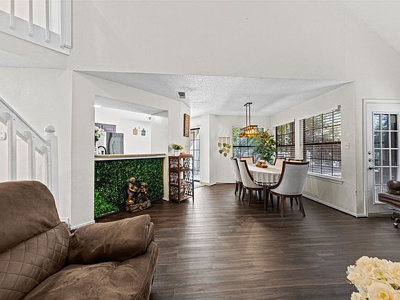 2nd image of 420 Santa Fe Trl APT 123