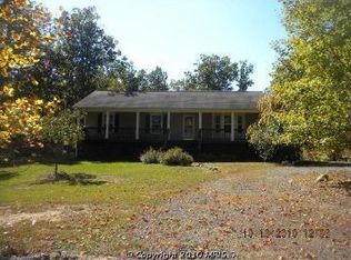 7520 Leeds Manor Rd, Marshall, VA 20115