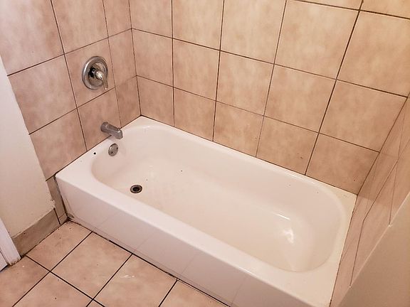 4th image of 6557 S Bishop St