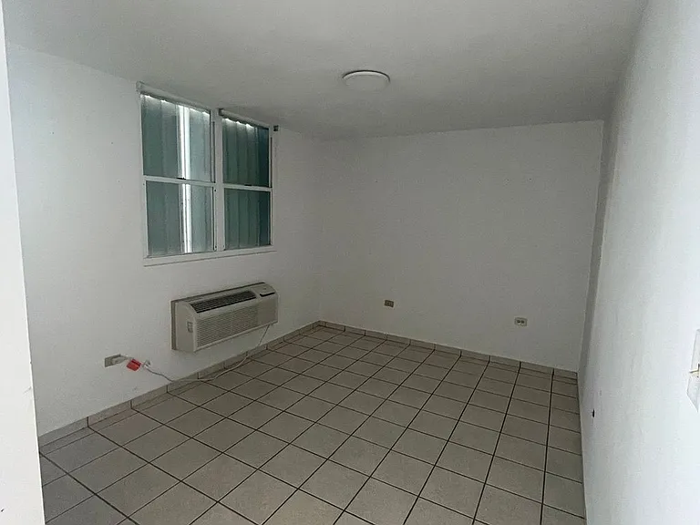 Igualdad 278 Cond. Golden Court #280 — Photo 4