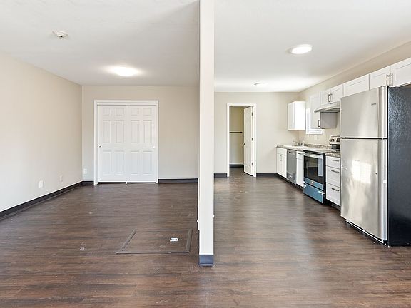 4th image of 123 S Molalla Ave E #0