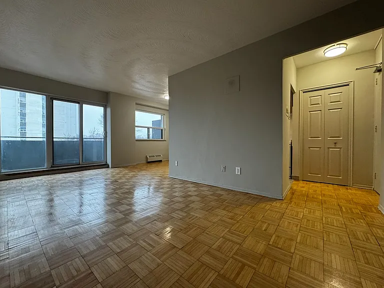 898 Jane St — Photo 18