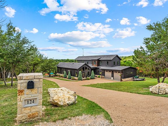 2nd image of 124 Bluffview Cir