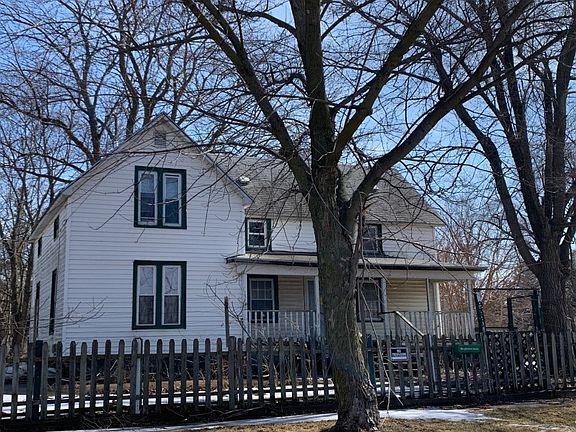 3rd image of 939 S Academy St